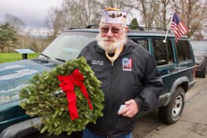 Gresham VFW Aux remembers vets with Wreaths Across America